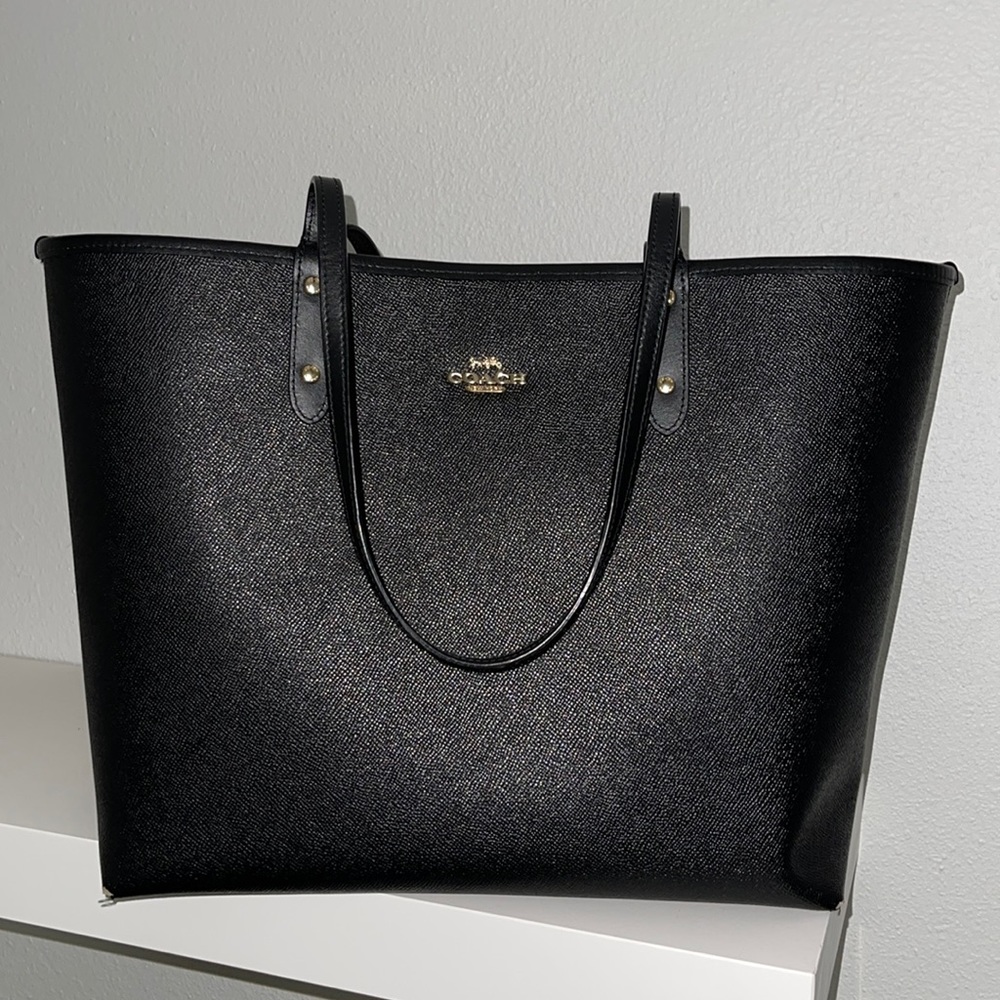 SOLD 🚨 Coach Womens City Tote